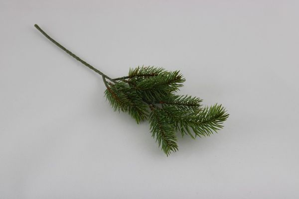 Plastic pine wreath x 8